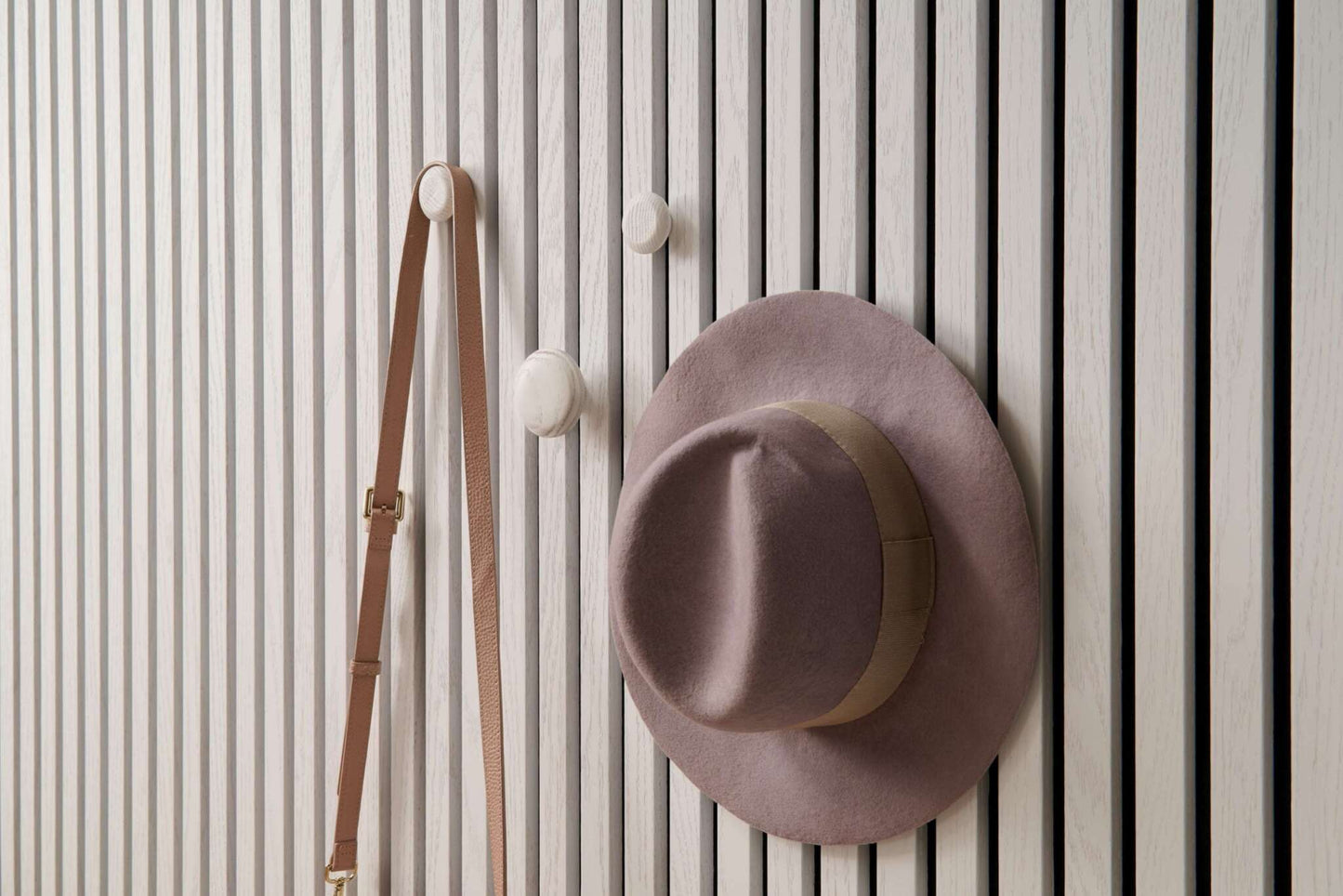 ter Hürne SilentDesign LivingWall Holzknopf 'Märta' weiß