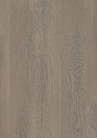 Mehrere Holzbretter mit sichtbarer Maserung, dezente Grau-Braun-Töne, natürliche Holzstruktur, feine Astlöcher.